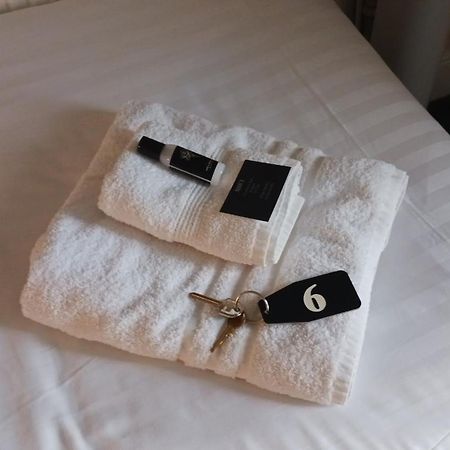 Mair'S Hotel Бридженд Екстериор снимка