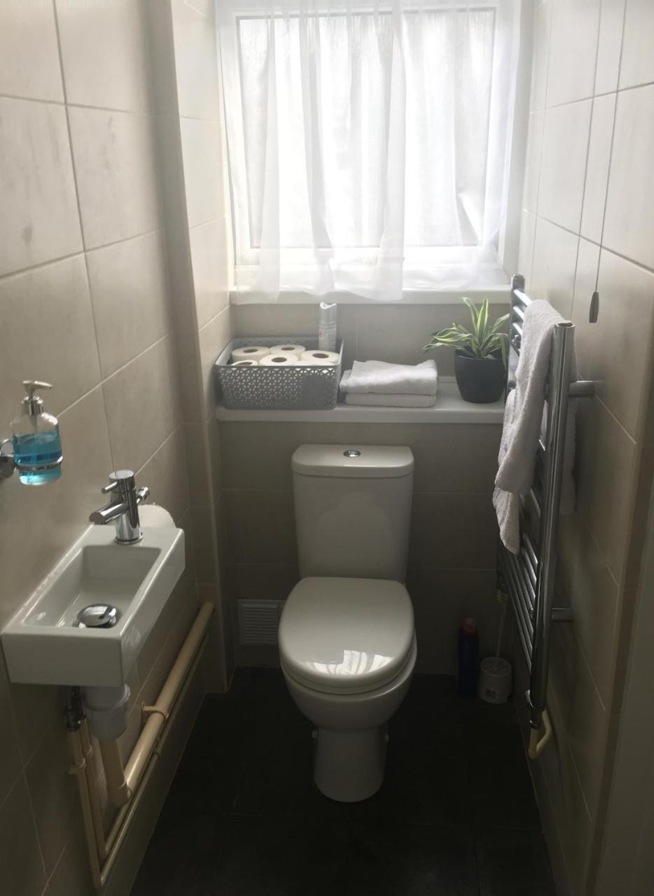 Mair'S Hotel Бридженд Екстериор снимка