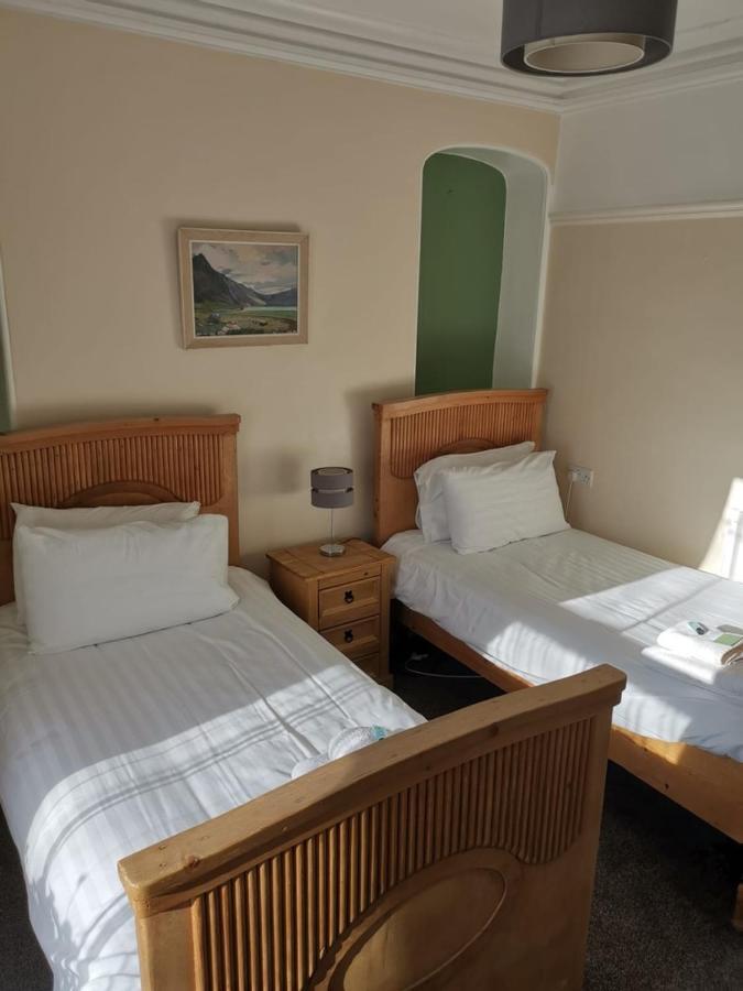 Mair'S Hotel Бридженд Екстериор снимка
