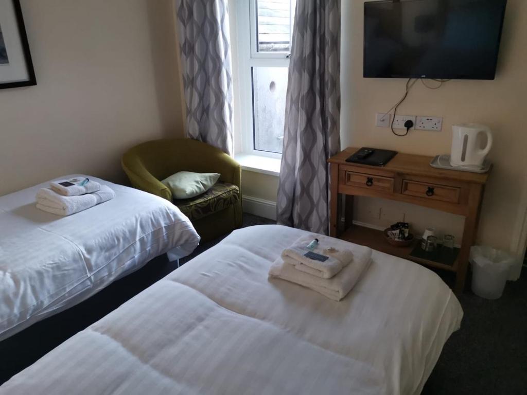 Mair'S Hotel Бридженд Екстериор снимка