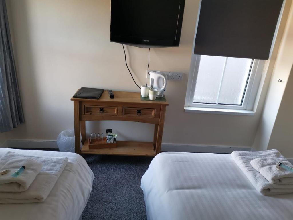 Mair'S Hotel Бридженд Екстериор снимка