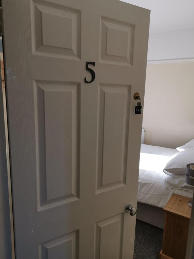 Mair'S Hotel Бридженд Екстериор снимка
