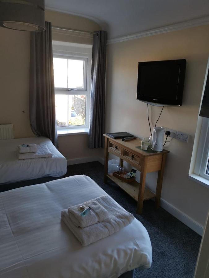 Mair'S Hotel Бридженд Екстериор снимка