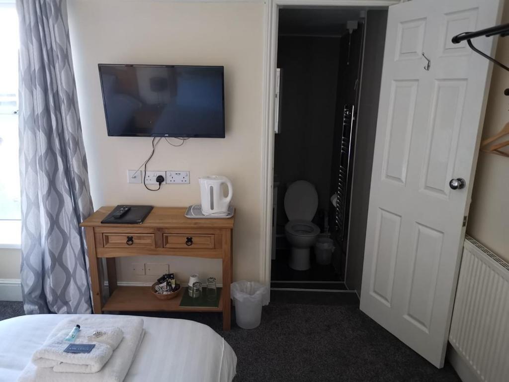 Mair'S Hotel Бридженд Екстериор снимка