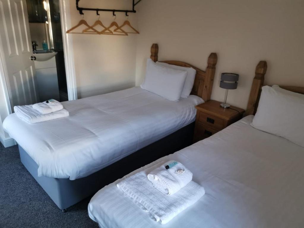 Mair'S Hotel Бридженд Екстериор снимка