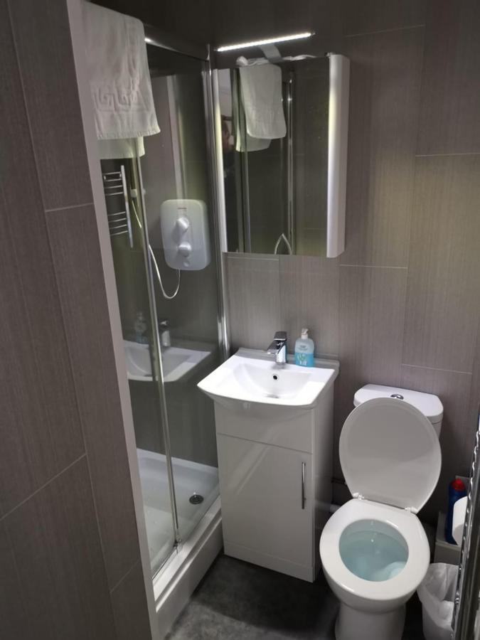 Mair'S Hotel Бридженд Екстериор снимка