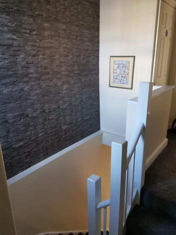 Mair'S Hotel Бридженд Екстериор снимка